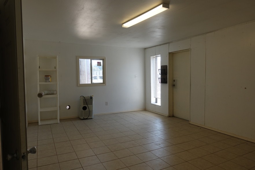 More Photos Of 19525 Wied Rd, Spring Warehouse For Lease