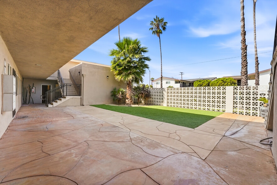 More Photos Of 1184 W Casa Grande Ave, Anaheim Apartments For Sale