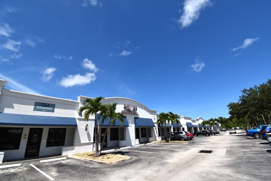 More Photos Of 2190 45th St, Vero Beach Storefront For Lease