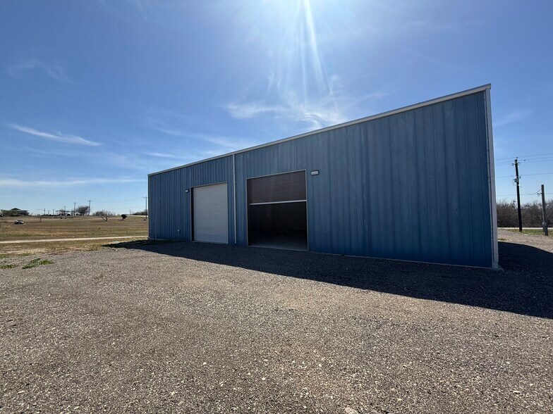 Primary Photo Of 1321 High Rd, Kyle Warehouse For Lease