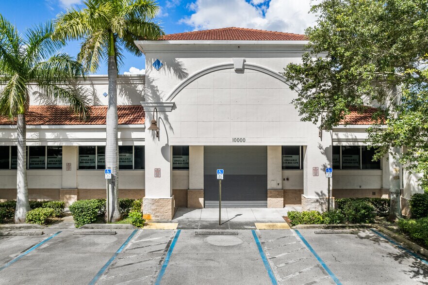 More Photos Of 10000 W Commercial Blvd, Sunrise Drugstore For Lease