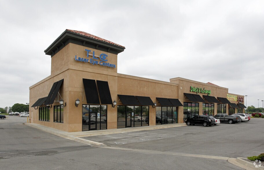 More Photos Of 6827 S Memorial Dr, Tulsa Unknown For Lease