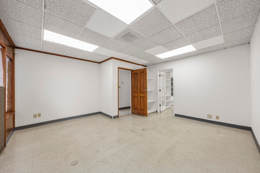 More Photos Of 75 Dillon Ave, Campbell Service For Sale