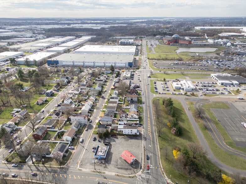 More Photos Of 735 E Hazelwood Ave, Rahway Freestanding For Sale