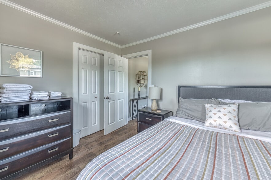More Photos Of 1300 Holyoke St, Kingsport Apartments For Sale