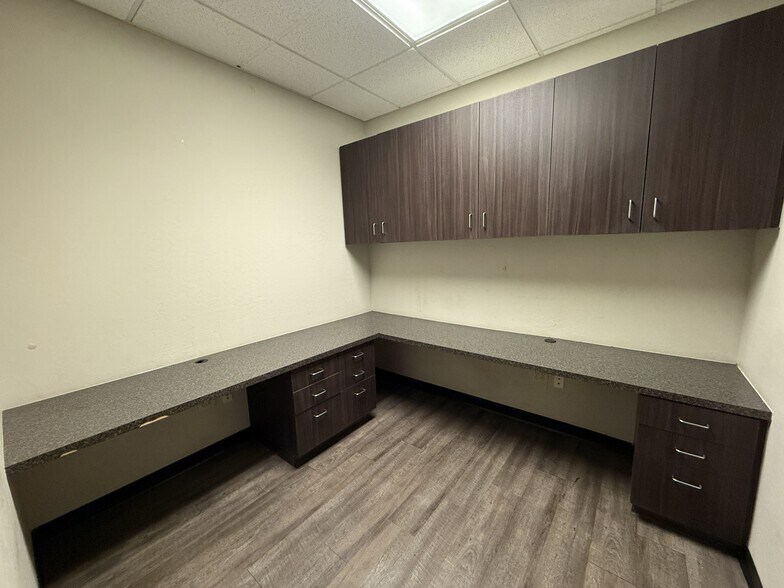 More Photos Of 4110 N 108th Ave, Phoenix Medical For Lease