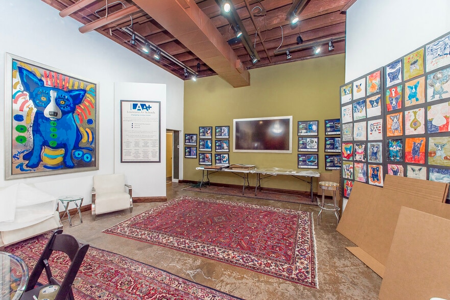 More Photos Of 747 Magazine St, New Orleans Office For Sale