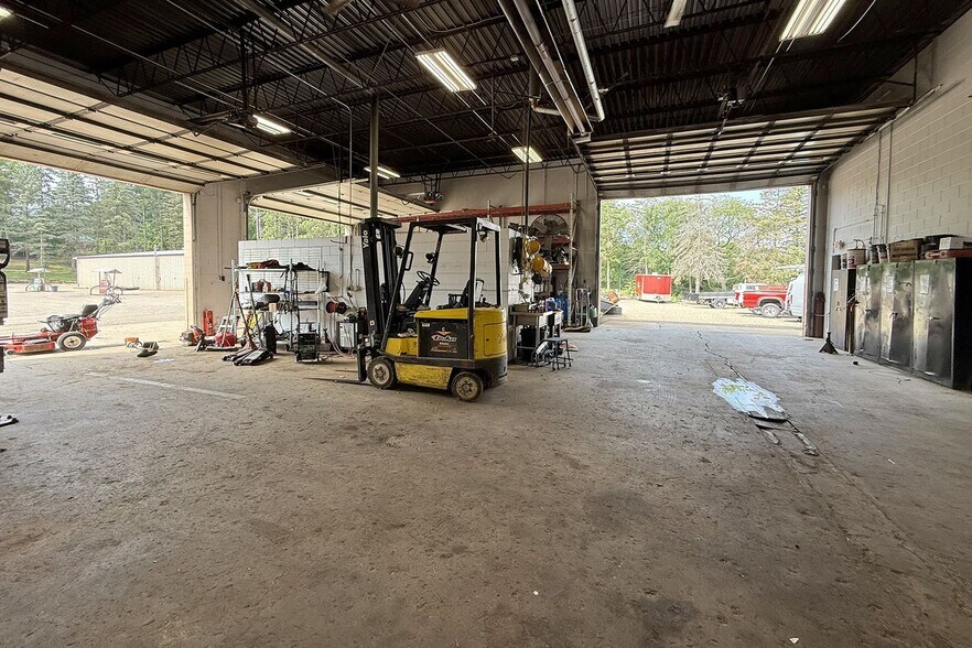 More Photos Of 3401 Highway 55, Eagan Warehouse For Lease