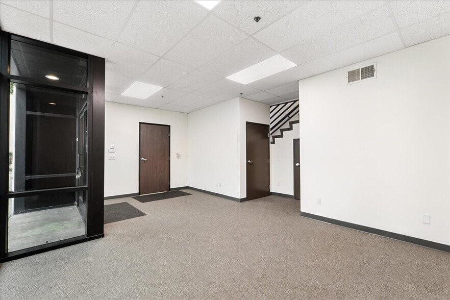 More Photos Of 5047-5057 N Walnut Grove Ave, Rosemead Manufacturing For Sale
