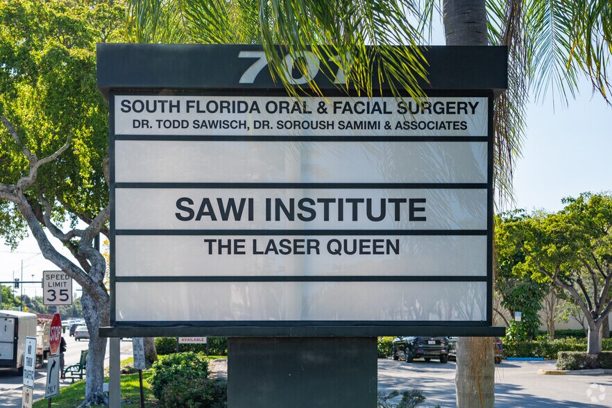 More Photos Of 701 E Commercial Blvd, Oakland Park Medical For Sale