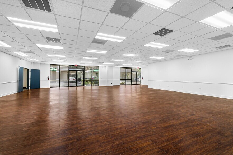 More Photos Of 8991 Daniels Center Dr, Fort Myers Medical For Sale