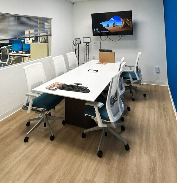 More Photos Of 3118 Commerce Pky, Miramar Light Manufacturing For Lease