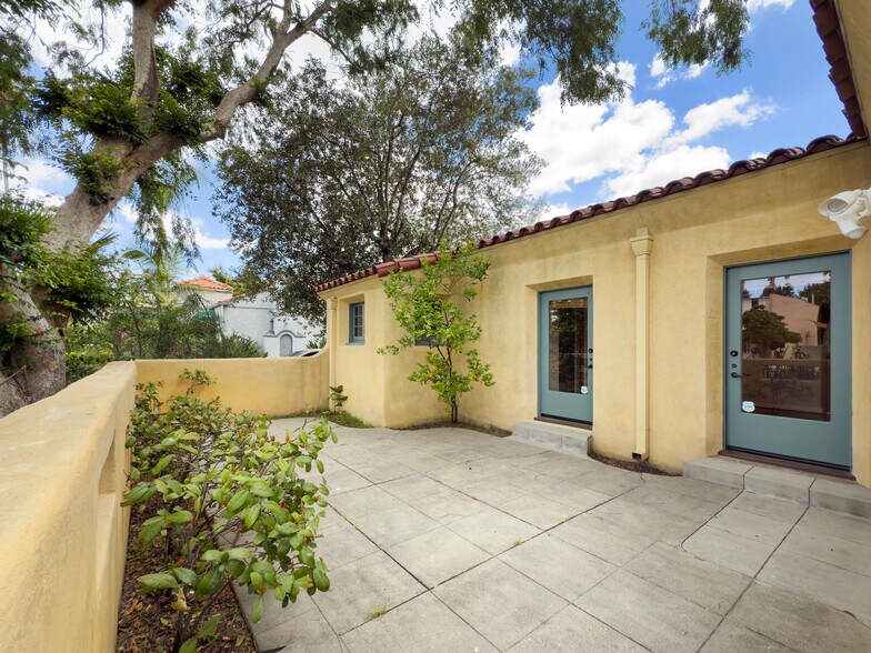 More Photos Of 2003 N Broadway, Santa Ana Office For Lease