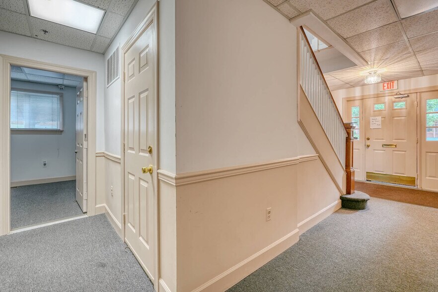 More Photos Of 8 Brookes Ave, Gaithersburg Office Residential For Sale
