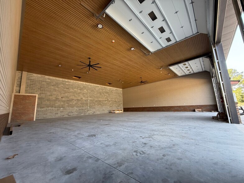 More Photos Of 144 McCrary Rd, Mooresville Industrial For Sale