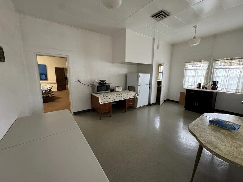 More Photos Of 135 E Harrison Ave, Porterville Office For Lease
