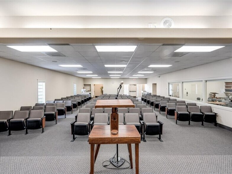 More Photos Of 1105 University St, Healdsburg Religious Facility For Sale