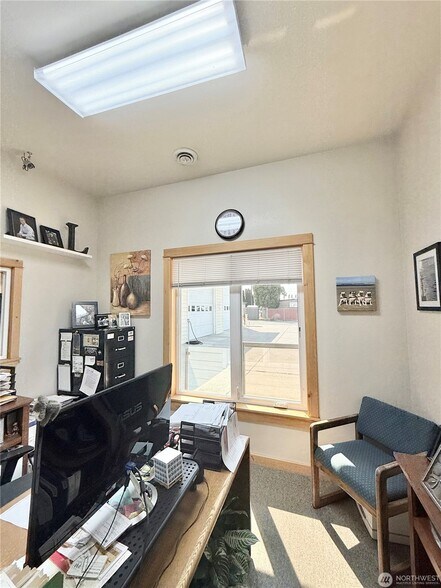 More Photos Of 509 Okoma Dr, Omak Office For Sale