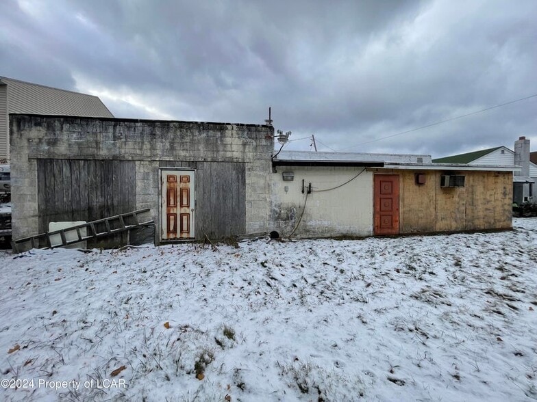 More Photos Of 902 N Locust St, Hazleton Distribution For Sale