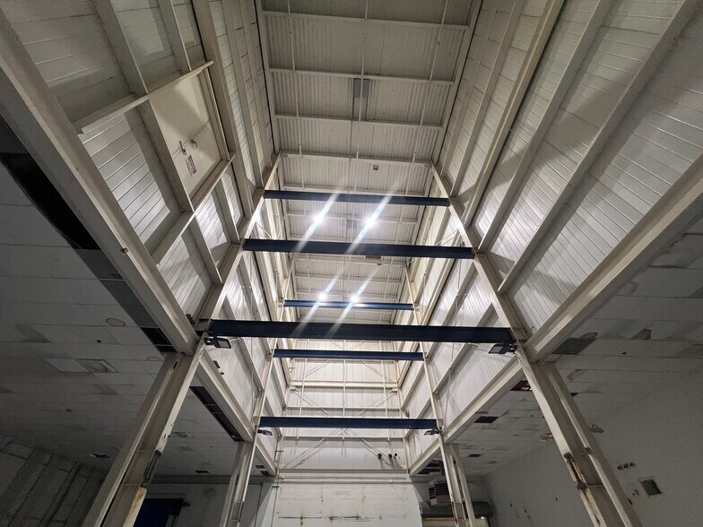 More Photos Of 505 Blue Ball Rd, Elkton Warehouse For Lease