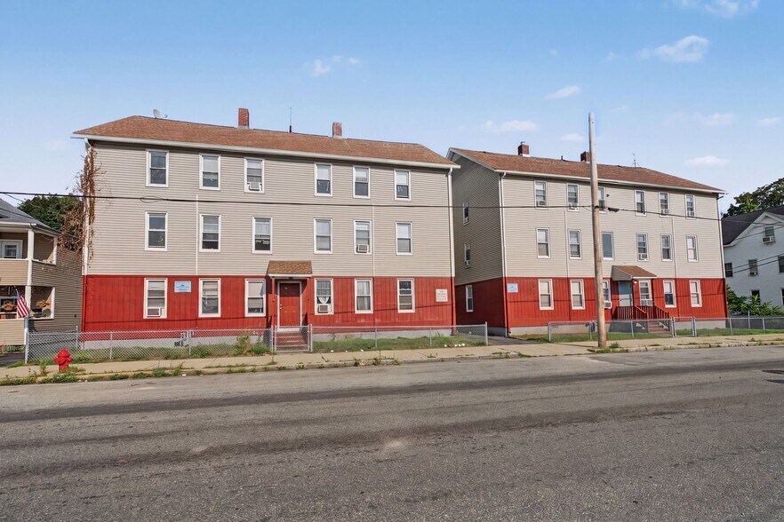 More Photos Of 471 Pond St, Woonsocket Apartments For Sale