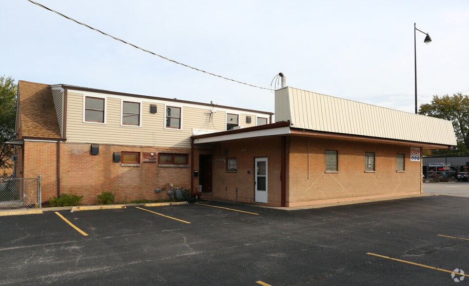 More Photos Of 9224 N Waukegan Rd, Morton Grove Freestanding For Sale