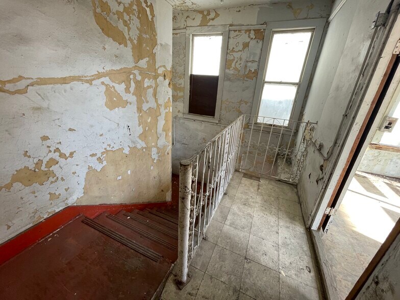 More Photos Of , Laredo General Retail For Sale