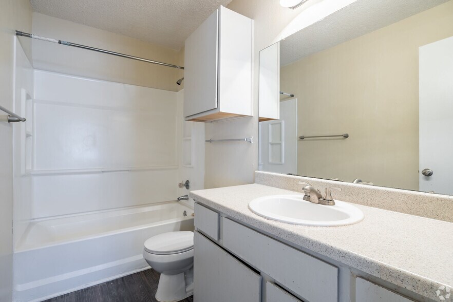 More Photos Of 5816 Covington Hwy, Decatur Apartments For Sale