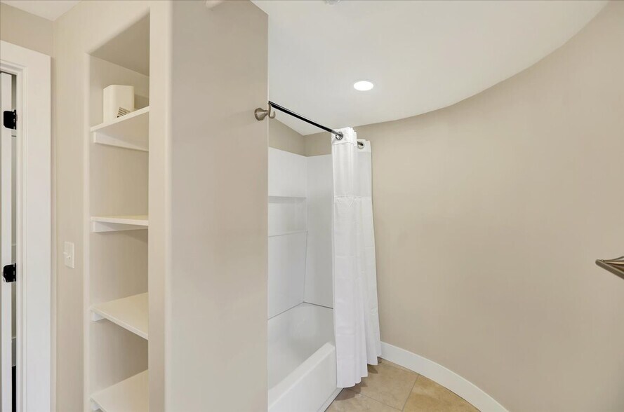 More Photos Of 241 S 5th St, Reading Apartments For Sale