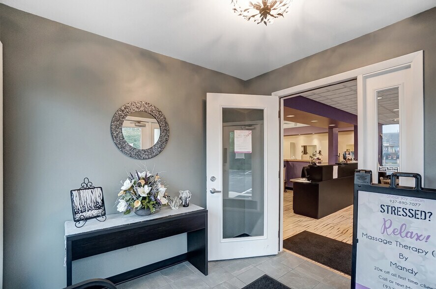 More Photos Of 805 S Dixie Dr, Vandalia General Retail For Sale