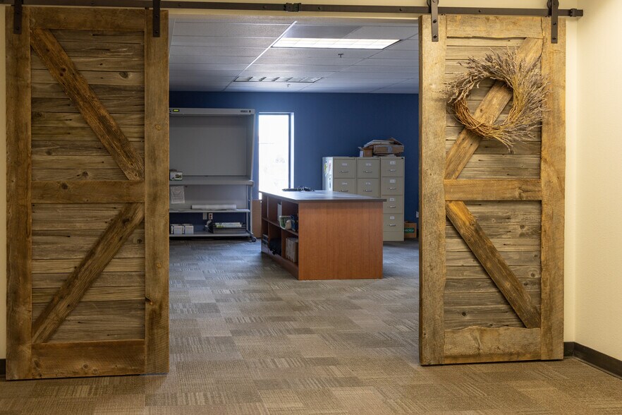 More Photos Of 660 Compton St, Broomfield Manufacturing For Sale