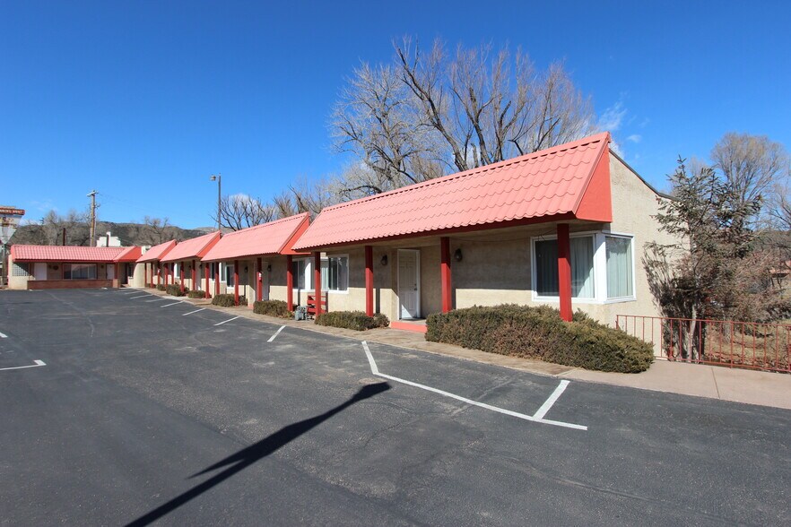 More Photos Of 54 Manitou Ave, Manitou Springs Hotel For Sale