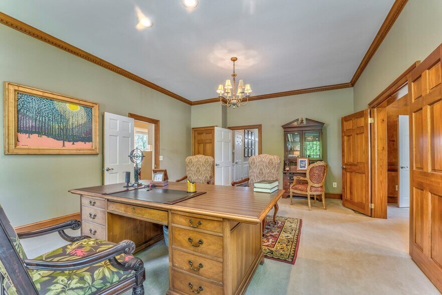 More Photos Of 417 Court St, Calhoun Office For Sale