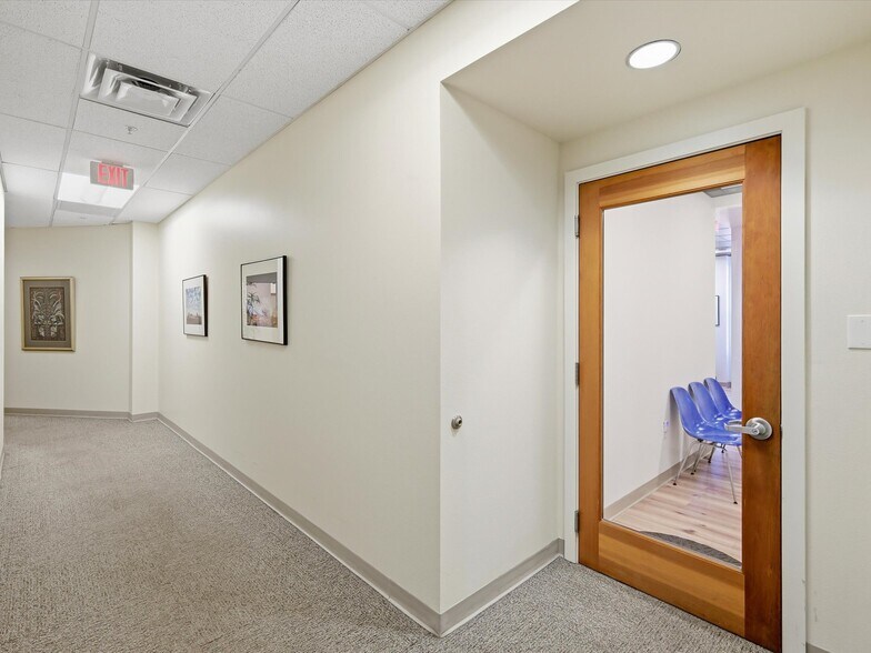 More Photos Of 1607 Paseo De Peralta, Santa Fe Freestanding For Lease