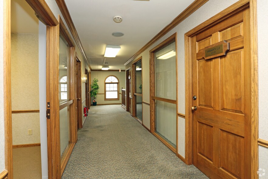 More Photos Of 11431 N Port Washington Rd, Thiensville Office For Sale