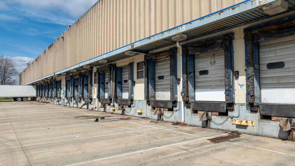More Photos Of 555 Rt 57 W, Port Murray Warehouse For Lease