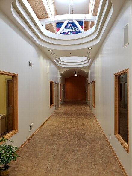 More Photos Of 526 E 114th Pl, Chicago Manufacturing For Lease