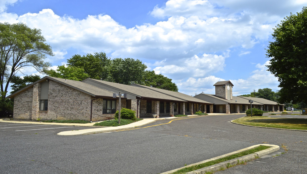 Primary Photo Of 737 Main St, Lumberton Office For Sale