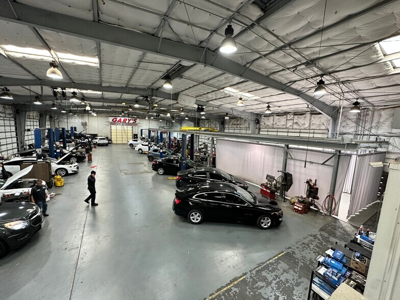 More Photos Of 1125 N Walton Walker Blvd, Irving Warehouse For Sale