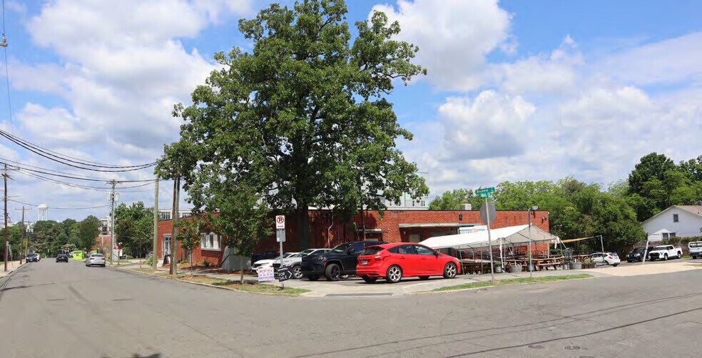 More Photos Of 206 Broadway St, Durham Warehouse For Lease
