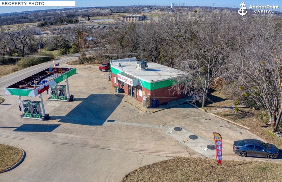 More Photos Of 1001 N Harvey Rd, Seminole Service Station For Sale