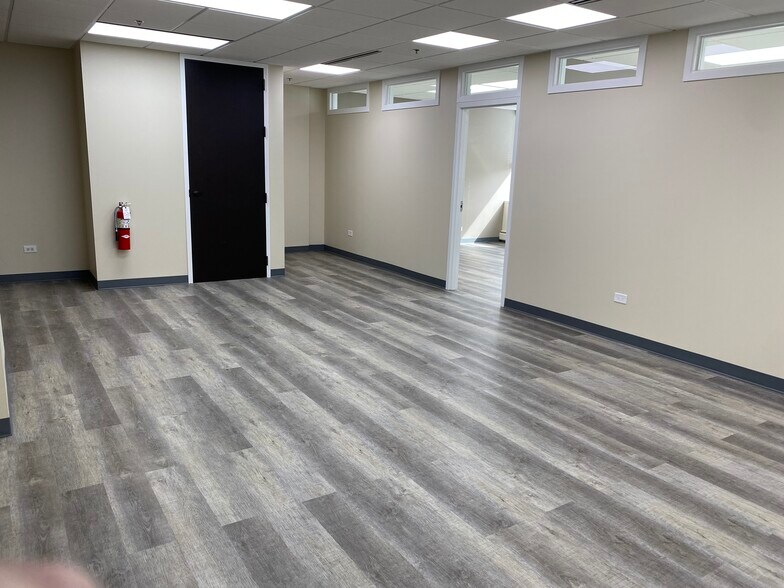 More Photos Of 1733 Park St, Naperville Medical For Lease