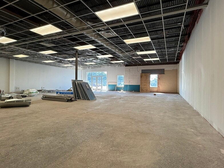 More Photos Of 5640 Rivers Ave, North Charleston General Retail For Lease