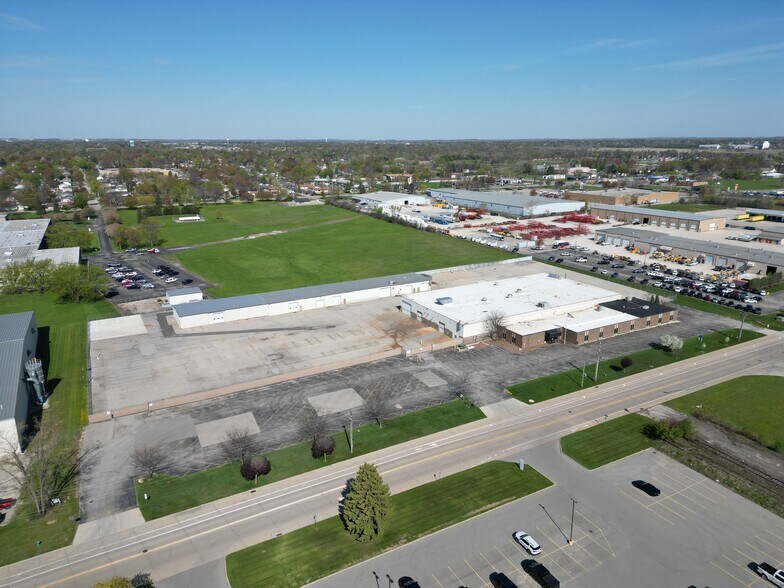 More Photos Of 2323 N Roemer Rd, Appleton Warehouse For Lease