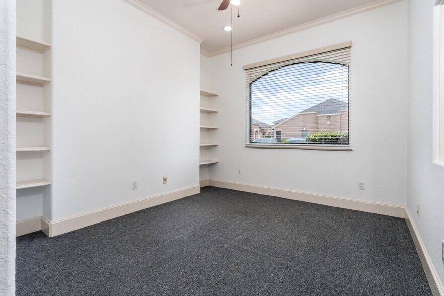 More Photos Of 5511 Louetta Rd, Spring Office Residential For Sale