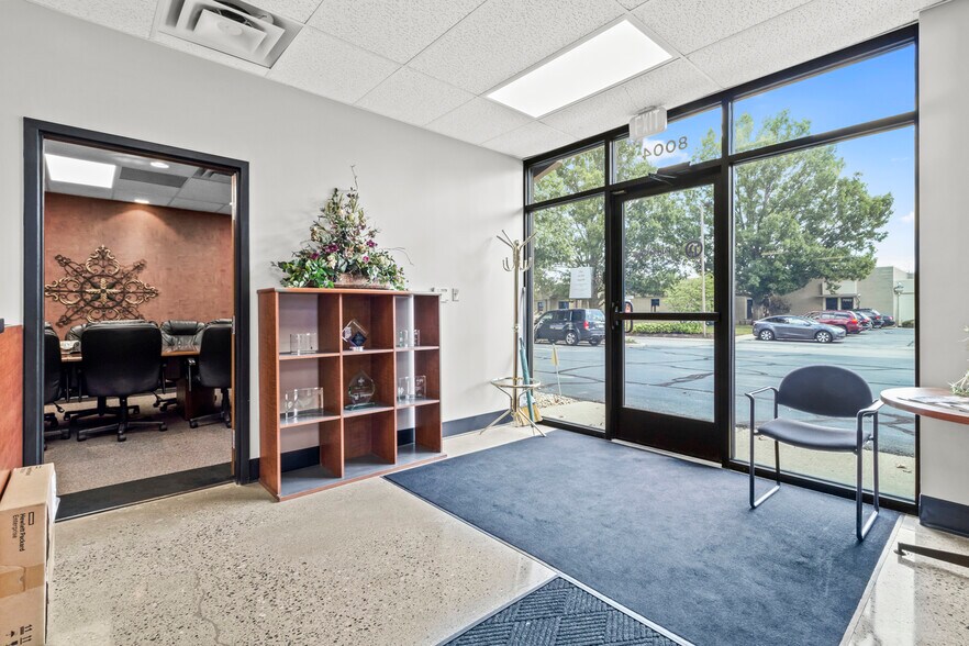 More Photos Of 8004-8008 Castleway Dr, Indianapolis Flex For Sale