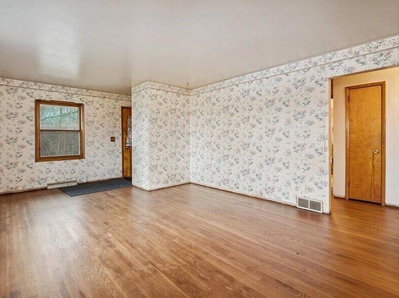 More Photos Of 4946 Page Ave, Michigan Center Medical For Sale