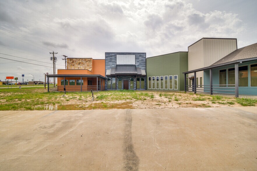 More Photos Of 17389 Interstate 20 S Access, Canton Storefront For Sale