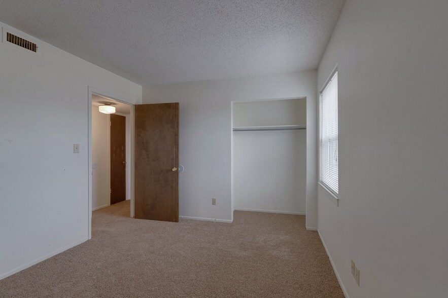 More Photos Of 225 E Hickory St, Hesston Apartments For Sale