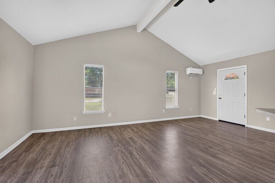 More Photos Of 505 Bub Hayner Rd, Karnack Apartments For Sale